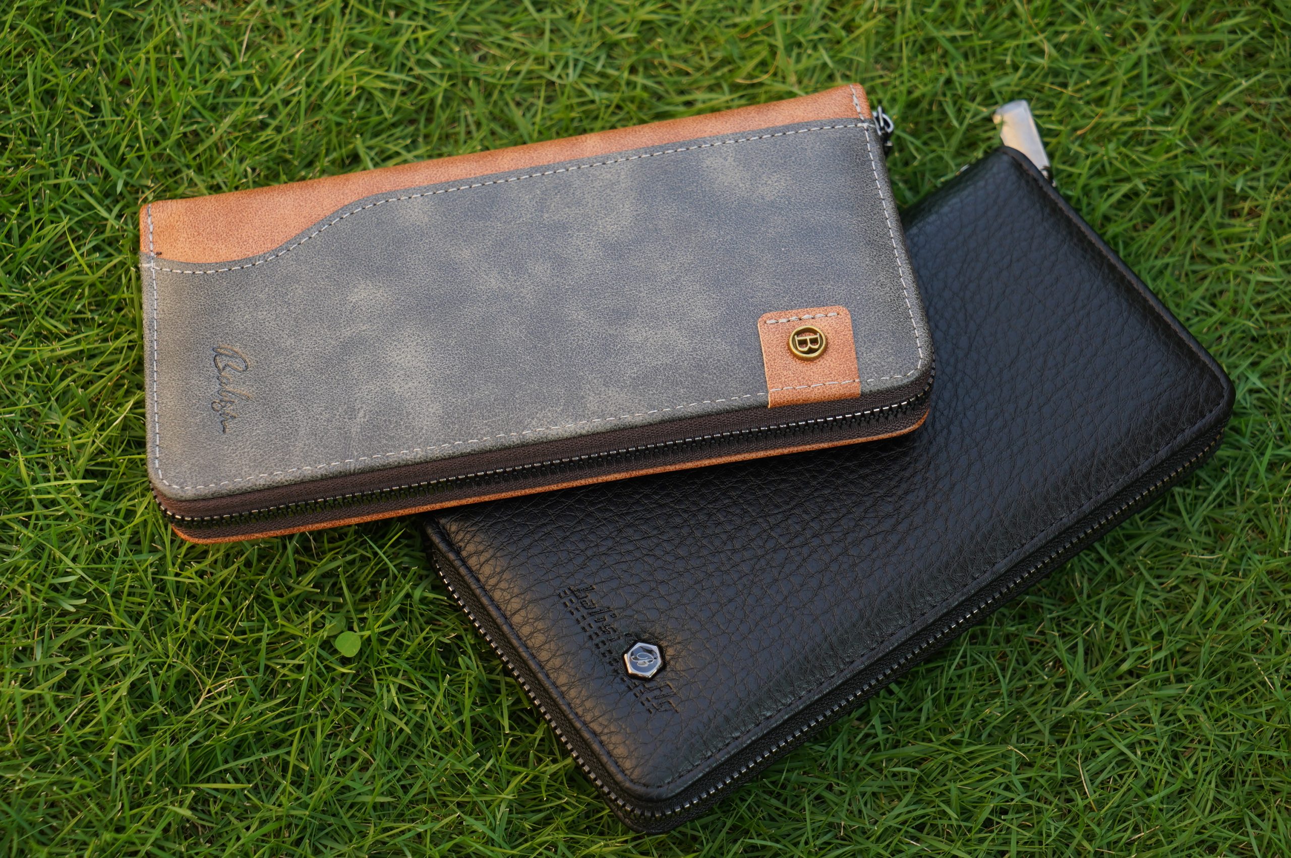 THE VOYAGER ZIP WALLET - Image 2